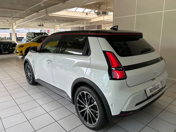 Renault R 5
