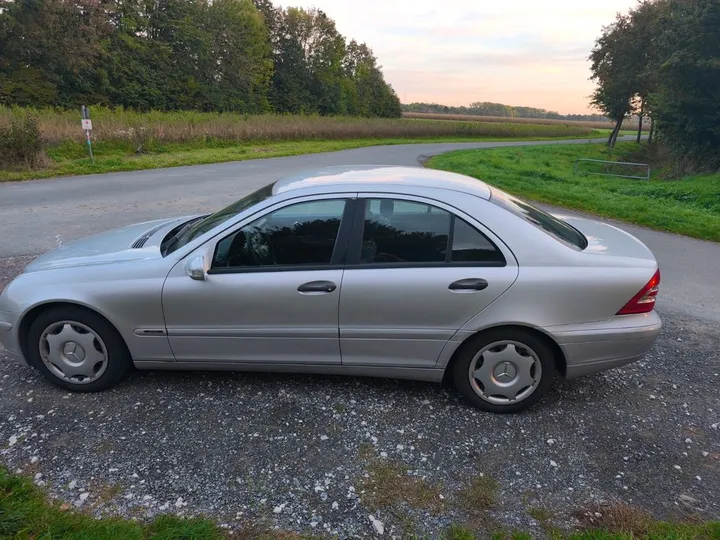 Mercedes-Benz C 200