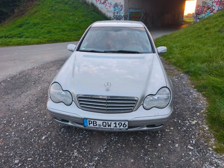 Mercedes-Benz C 200