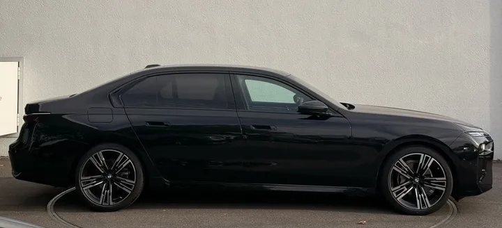 BMW 740