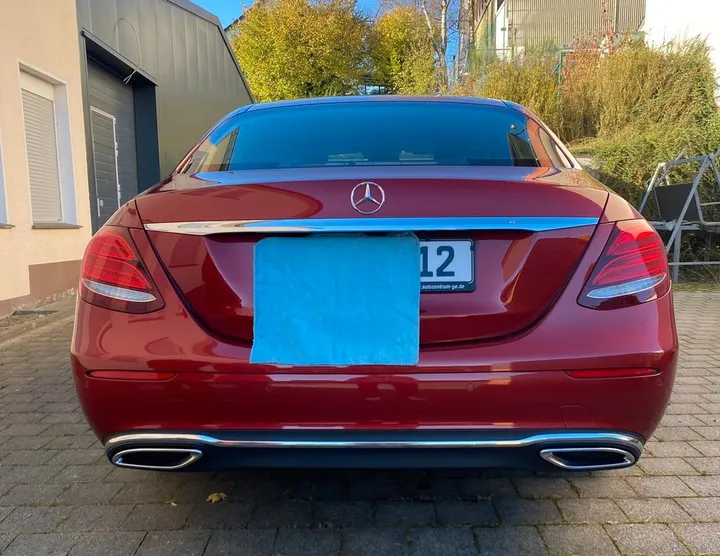 Mercedes-Benz E 220