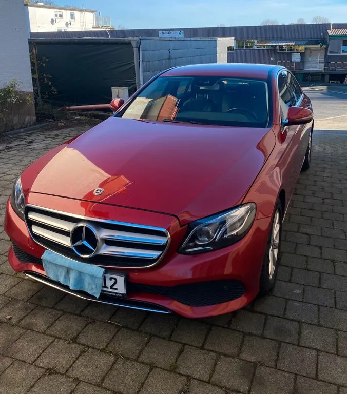 Mercedes-Benz E 220