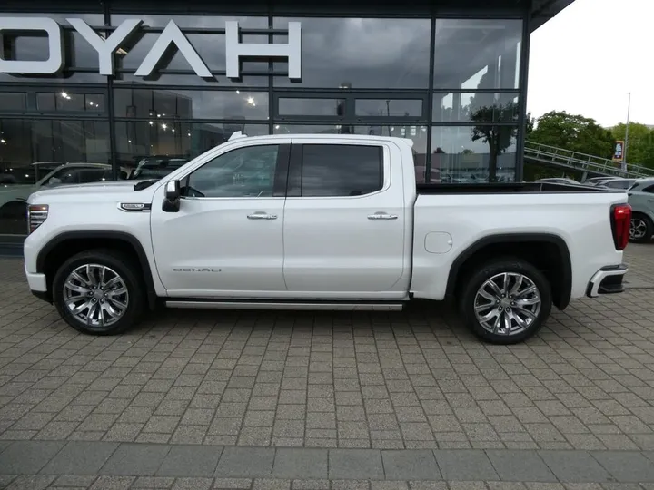 GMC Sierra