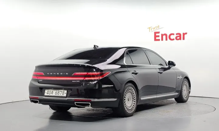 Genesis G90