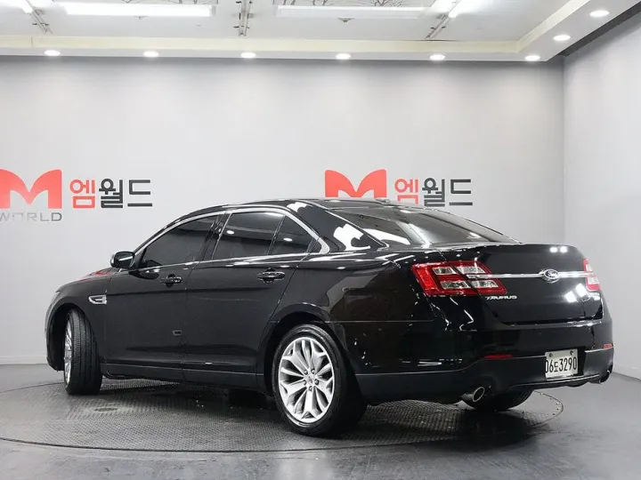 Ford Taurus