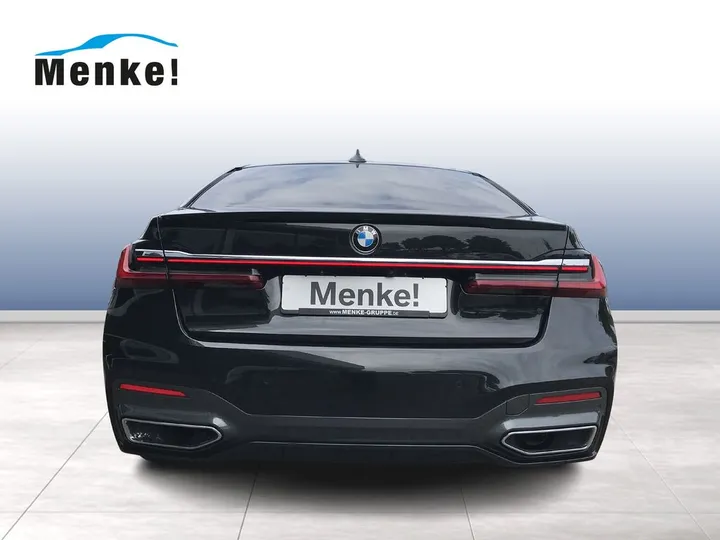 BMW 745