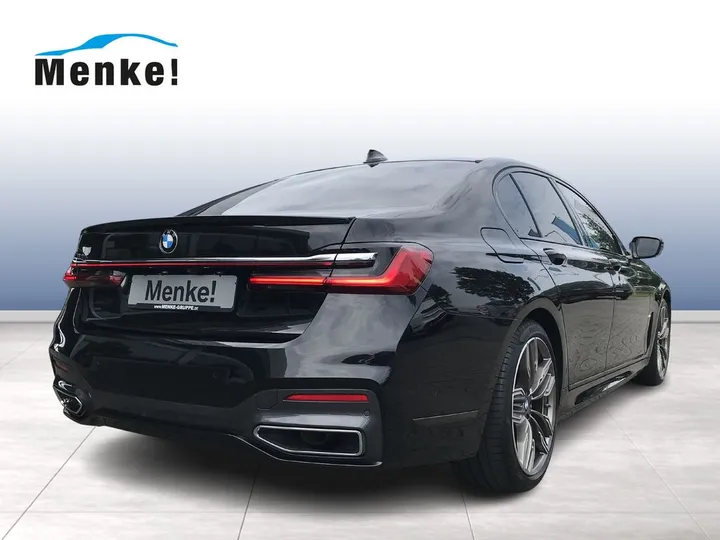 BMW 745