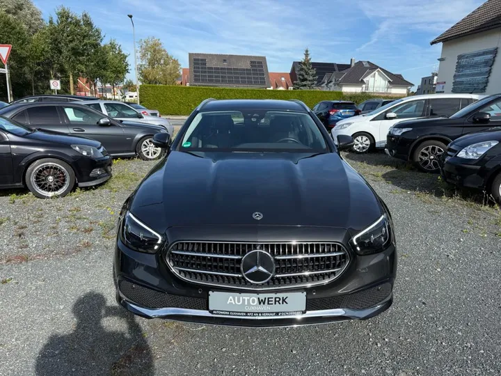 Mercedes-Benz E 200
