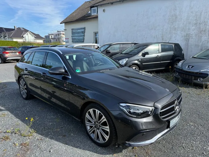Mercedes-Benz E 200