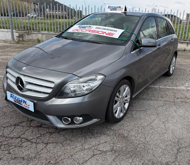Mercedes-Benz B 180