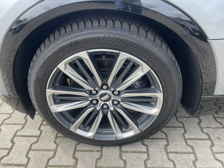 Cadillac LYRIQ