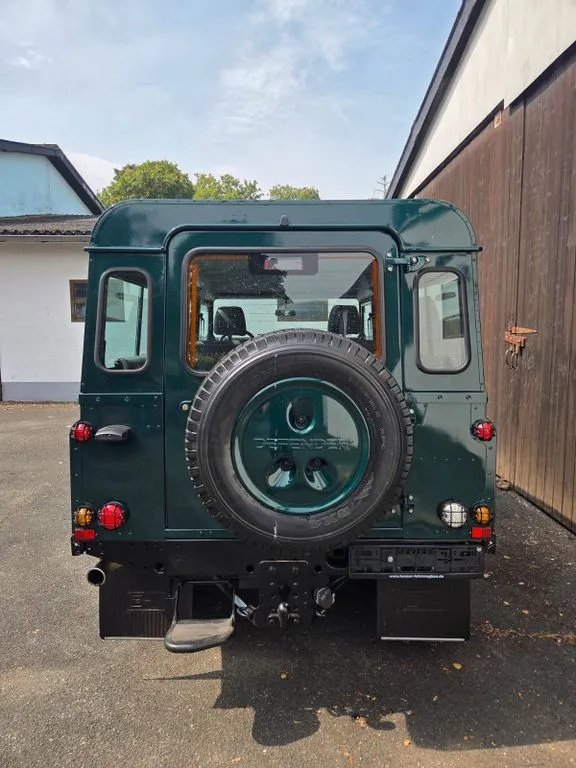 Land Rover Defender