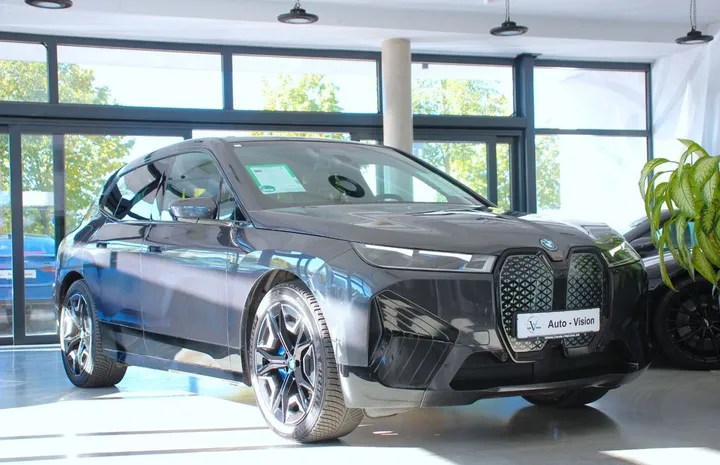 BMW iX