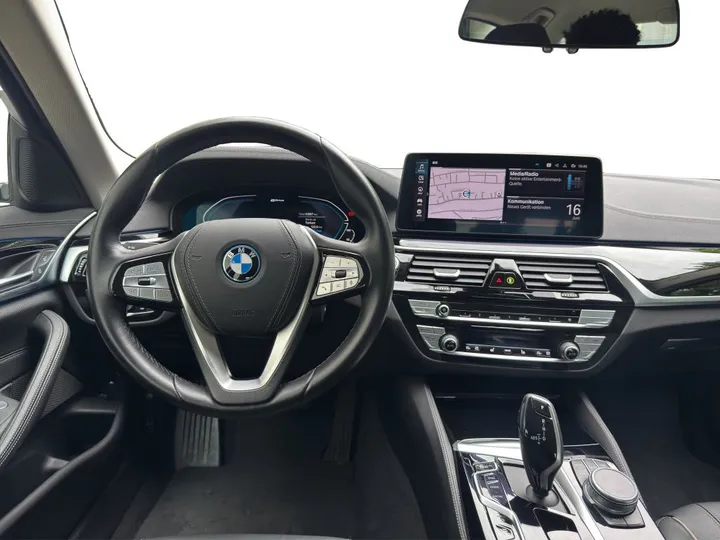 BMW 545