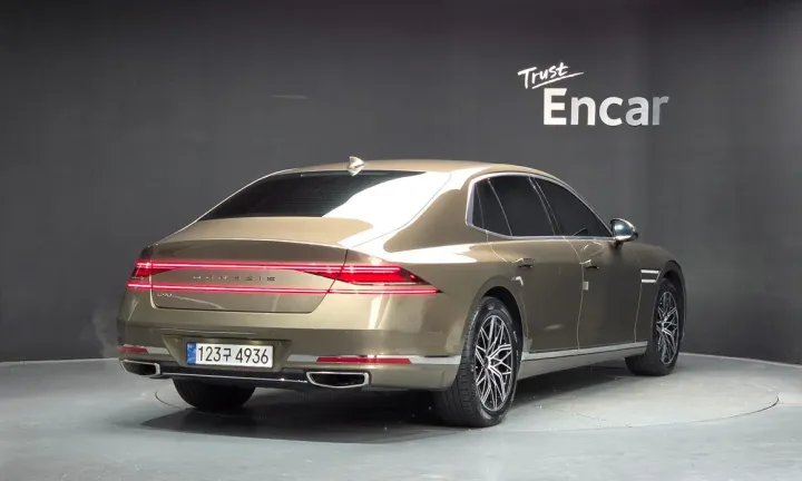 Genesis G90