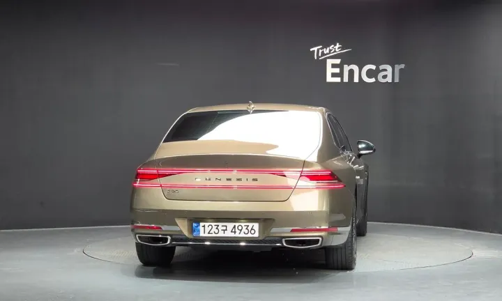 Genesis G90