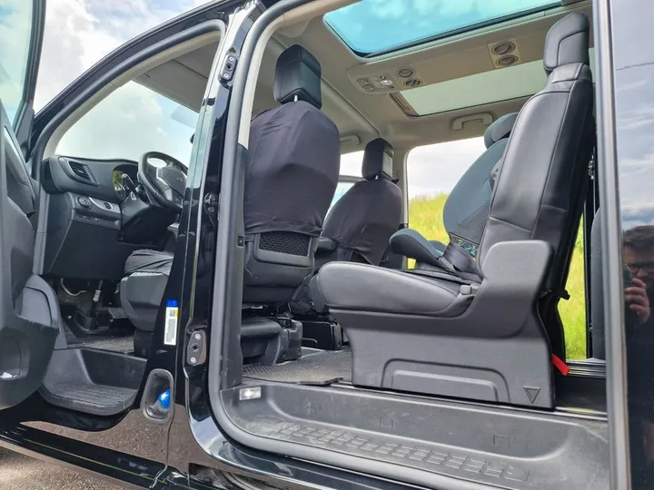Peugeot Traveller
