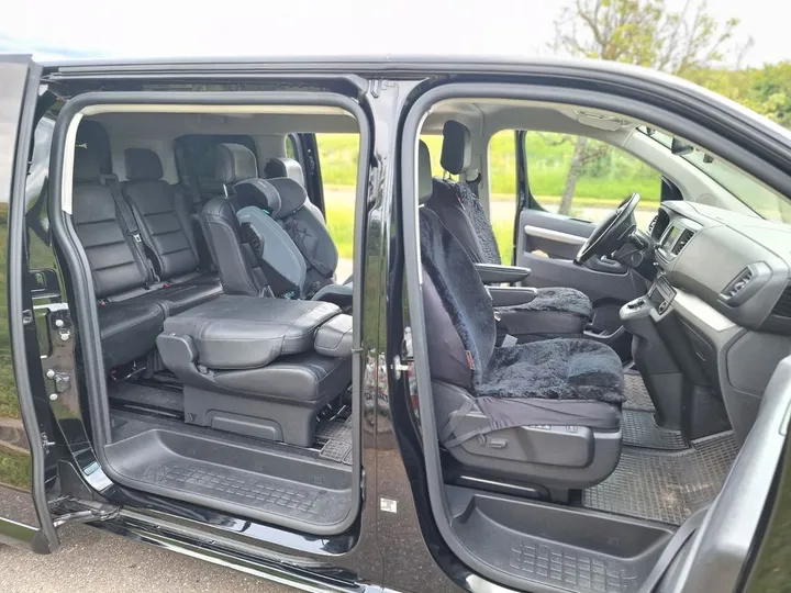 Peugeot Traveller