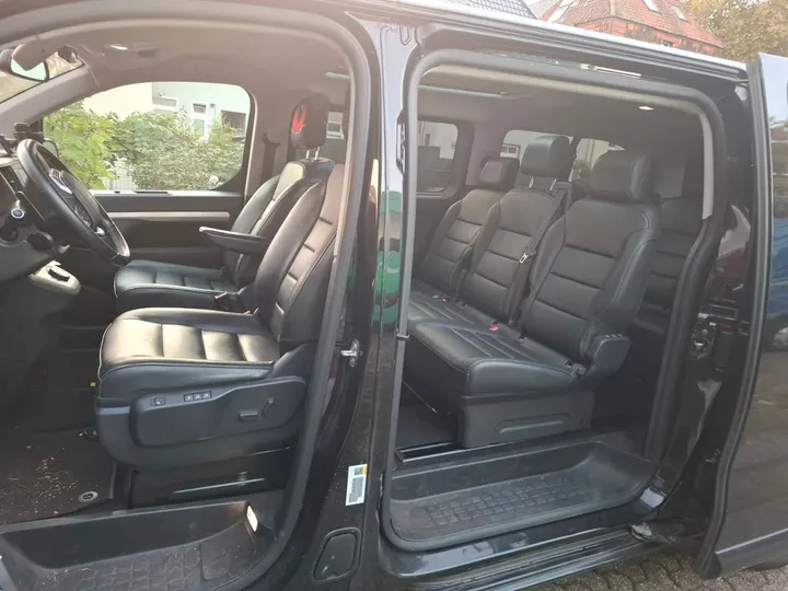 Peugeot Traveller