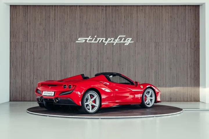 Ferrari F8
