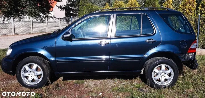 Mercedes-Benz ML 400