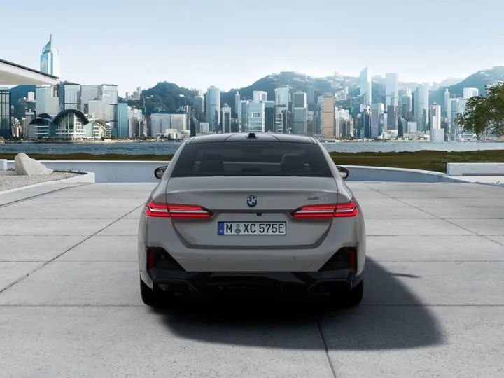 BMW i5