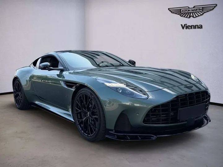 Aston Martin DB12