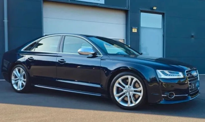 Audi S8