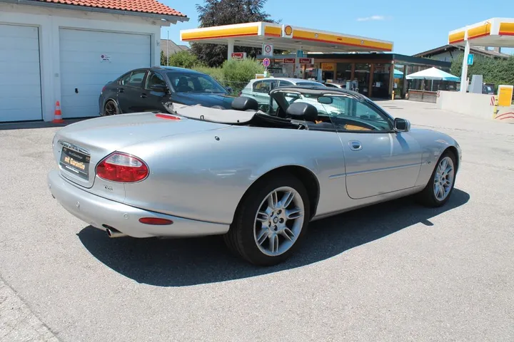 Jaguar XK8