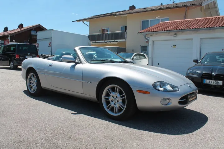 Jaguar XK8
