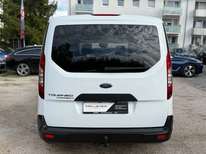 Ford Grand Tourneo