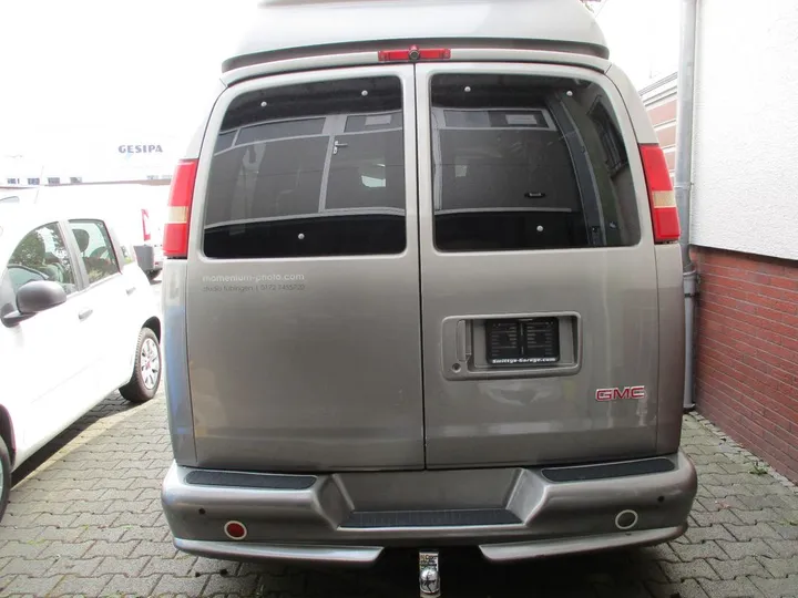 GMC Savana