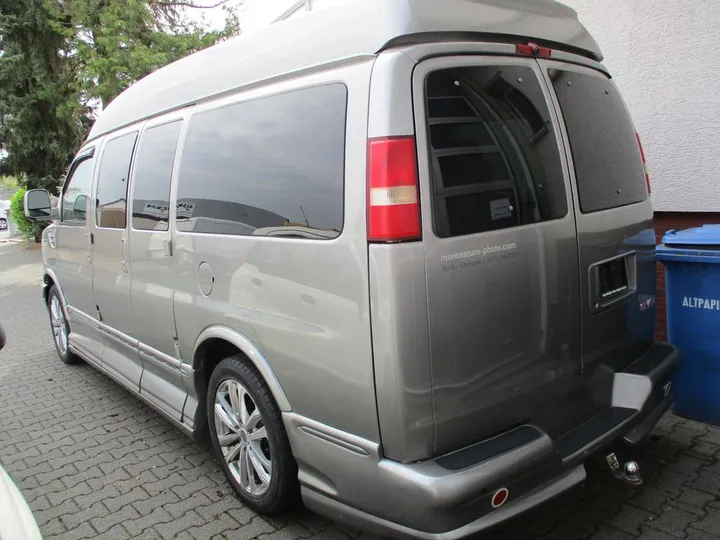 GMC Savana