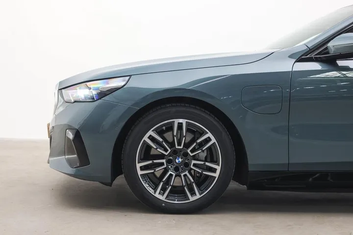 BMW 550