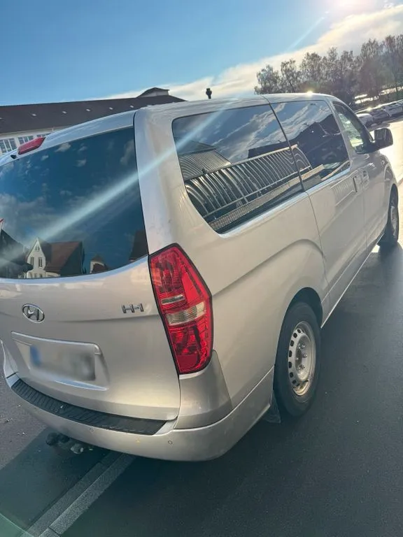 Hyundai H-1