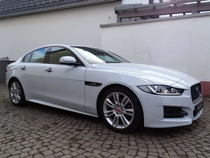 Jaguar XE