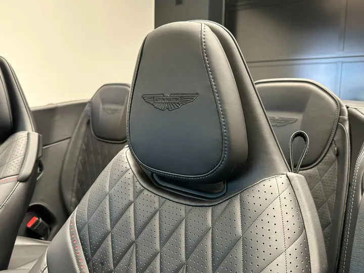Aston Martin DB12