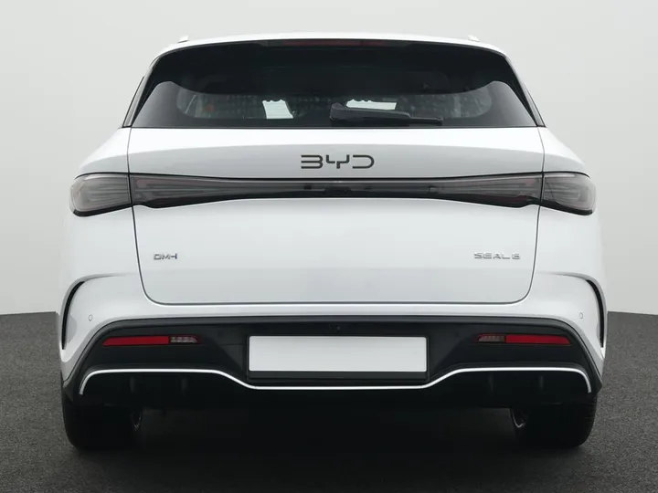 BYD SEAL 6