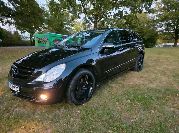 Mercedes-Benz R 320