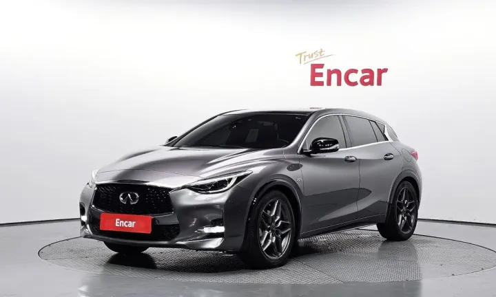 Infiniti Q30