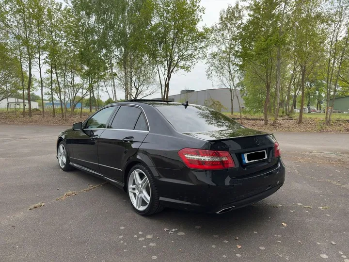 Mercedes-Benz E 500