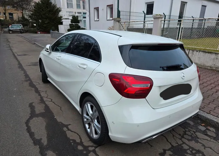Mercedes-Benz A 180