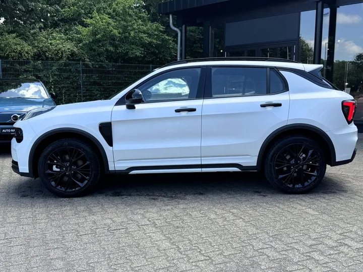 Lynk&Co 01