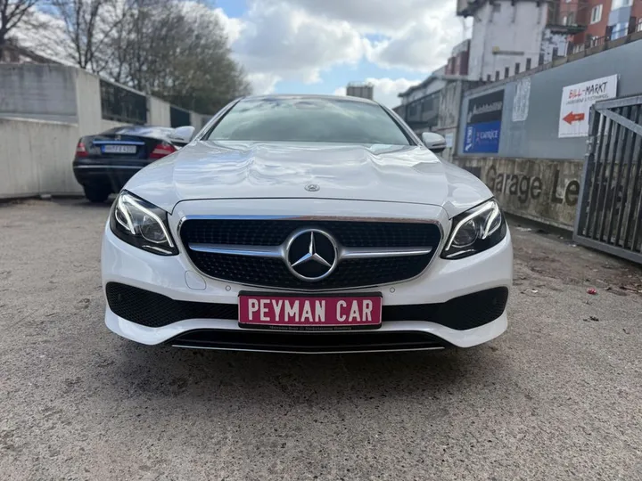 Mercedes-Benz E 220