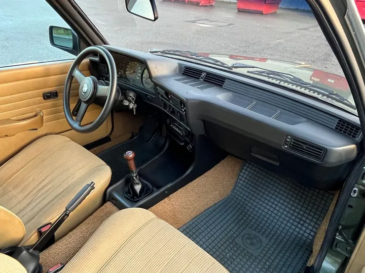 BMW 323