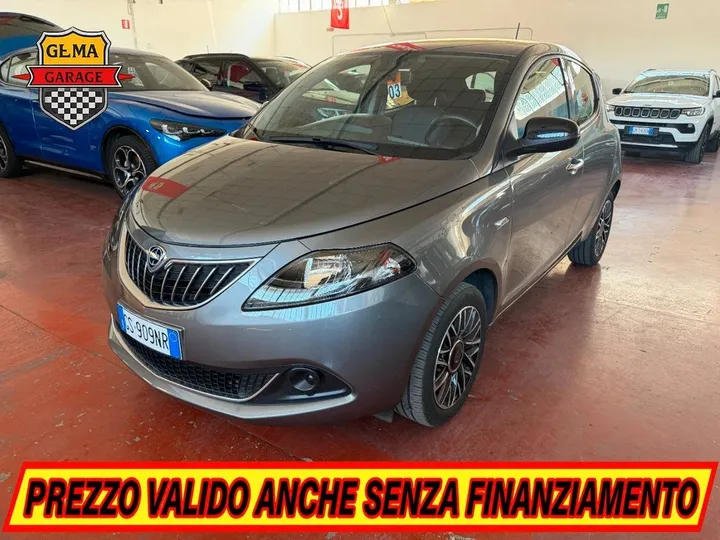 Lancia Ypsilon