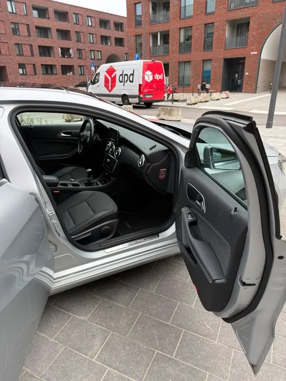 Mercedes-Benz A 180