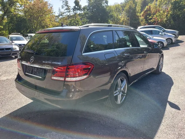 Mercedes-Benz E 300