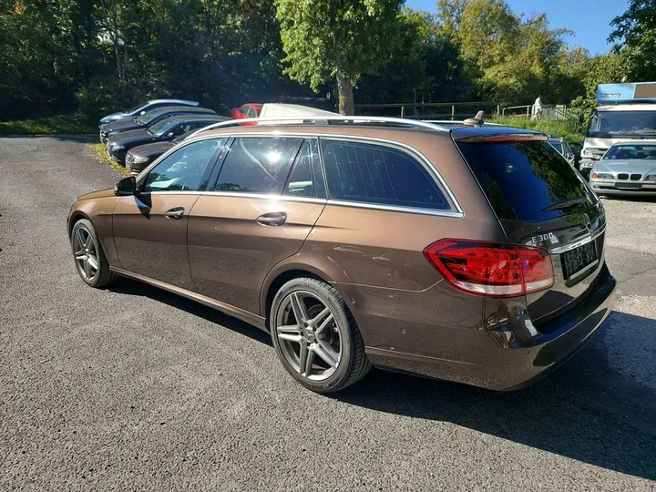 Mercedes-Benz E 300