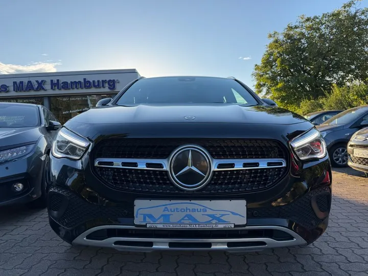 Mercedes-Benz GLA 200